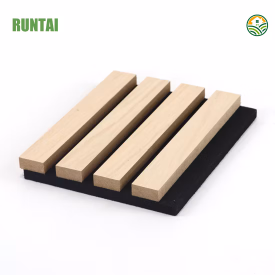 Pannello acustico decorativo con griglia in legno scanalata per camera da letto