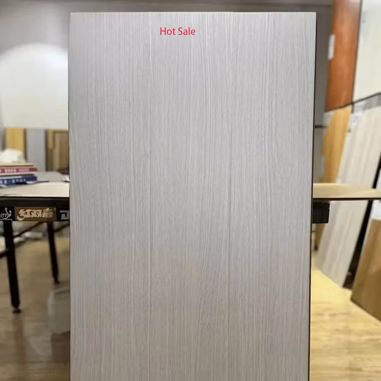 Piastrella per pavimentazione sfusa in laminato plastico legno WPC di nuovo design